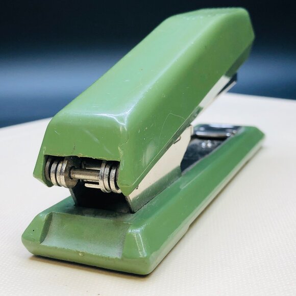Vintage Avocado Green Stapler: ISABERGS VERKSTADS Apsco 17, MCM Office Accessory - Picture 5 of 14